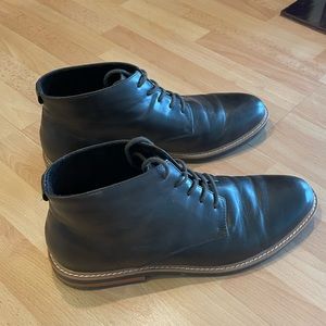 Men’s brown dress boots